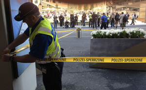 Mini raid de protestation à Baselworld contre les conditions de production de l'or dans le monde